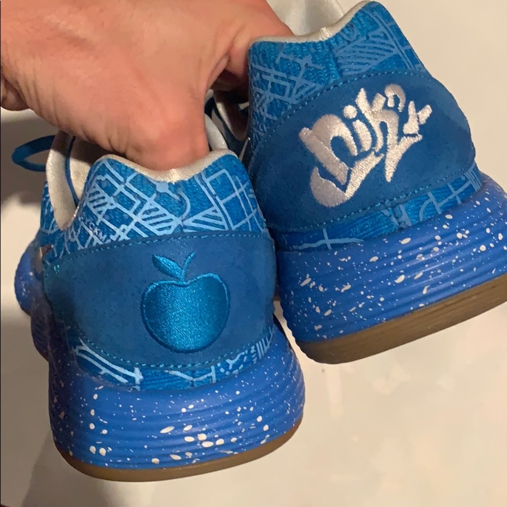 baby blue hyperdunks